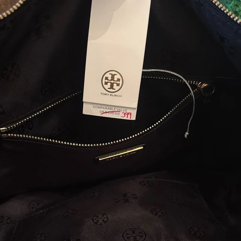 Black Leather Carter hobo Bag with Gold Chain by [Tory Burch]